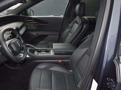 Certified 2024 Lincoln Nautilus Reserve w/ Equipment Group 202A image 10