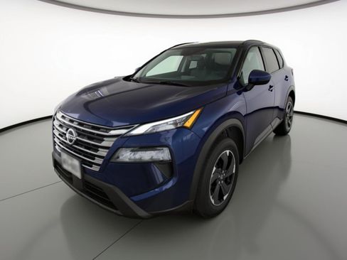 Used 2025 Nissan Rogue SV FWD image 3