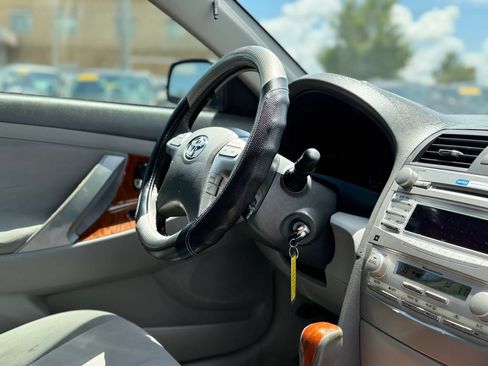 Used 2011 Toyota Camry XLE FWD image 22