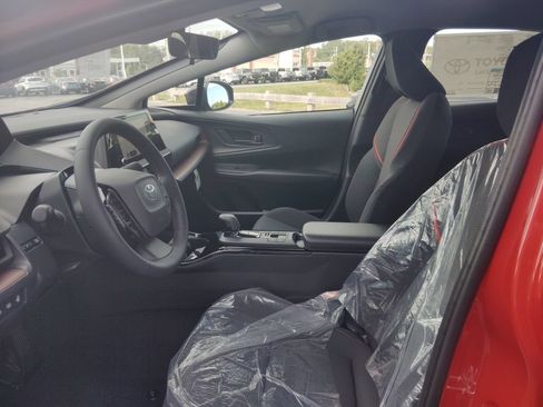 New 2027 Toyota Prius Plug-In Hybrid FWD image 6