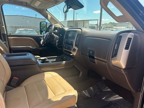 Used 2019 GMC Sierra 3500 Denali w/ Duramax Plus Package AWD/4WD image 15