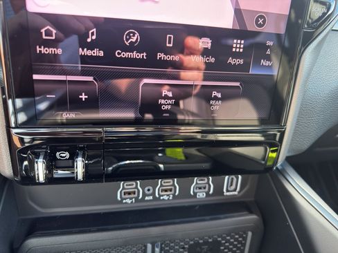 New 2026 RAM 1500 Laramie AWD/4WD image 22