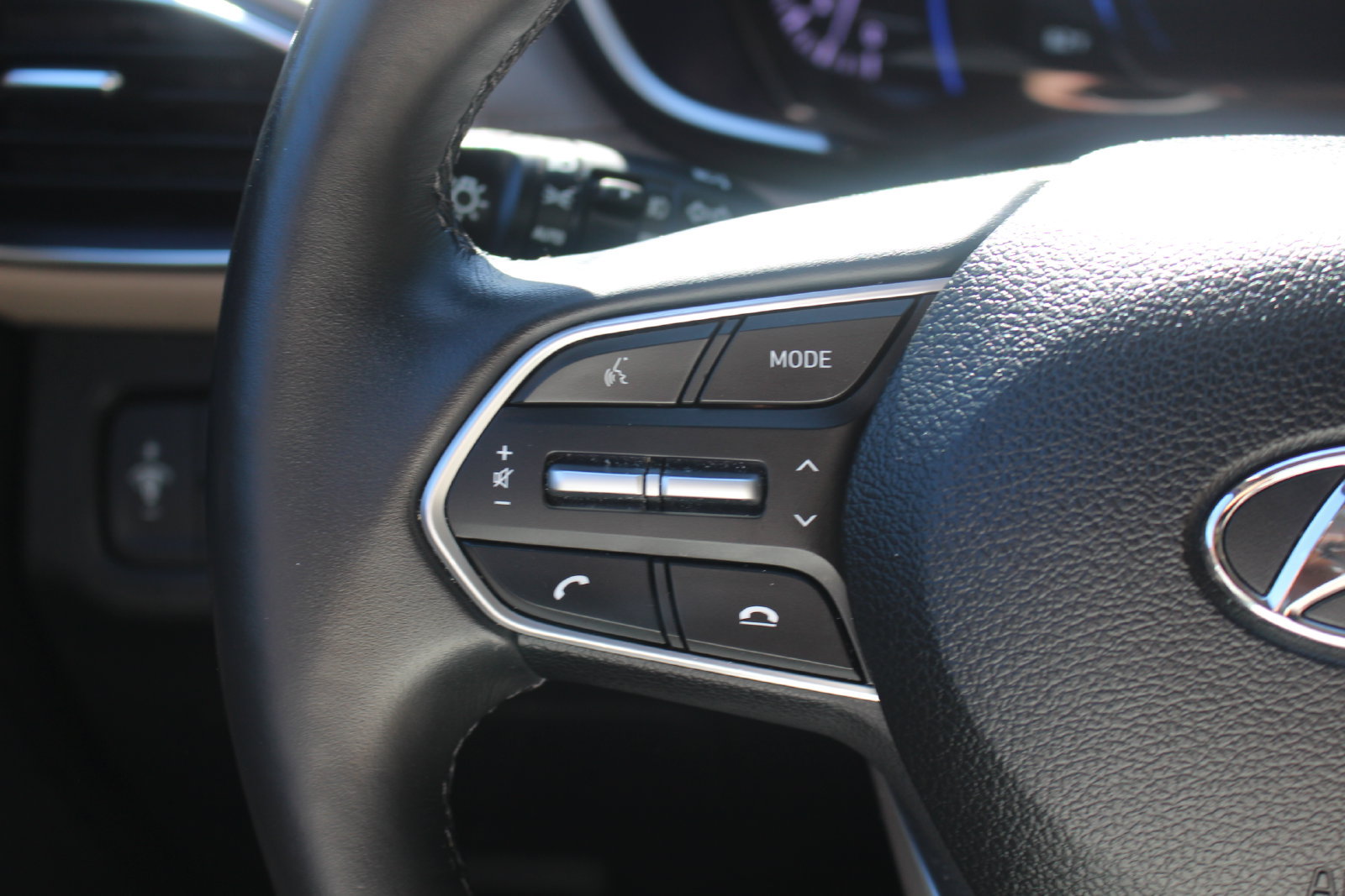 Used 2020 Hyundai Santa Fe Limited FWD image 22