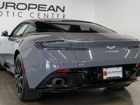 Used 2018 Aston Martin DB11 V12 RWD image 25