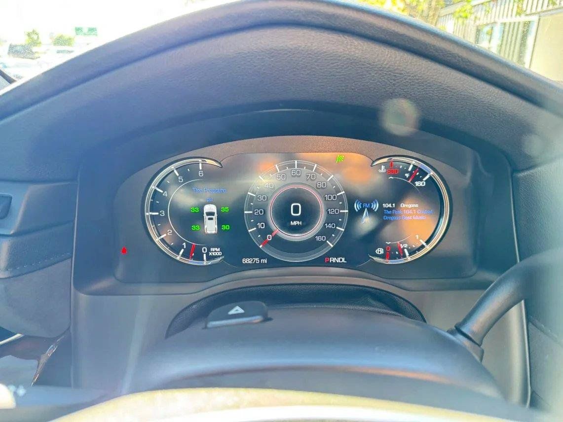 Used 2019 Cadillac Escalade ESV Premium Luxury AWD/4WD image 15