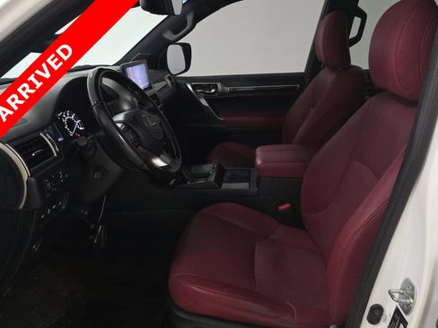 Used 2022 Lexus GX 460 Premium w/ Accessory Package AWD/4WD image 6