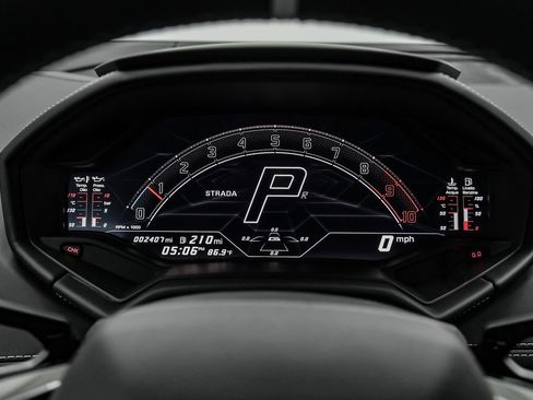 Used 2023 Lamborghini Huracan Tecnica image 25