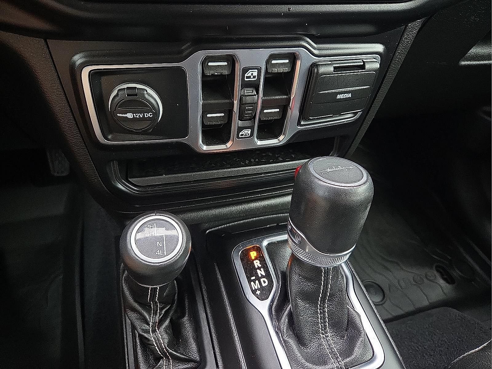 Used 2022 Jeep Gladiator Overland w/ Popular Equipment Package AWD/4WD image 20
