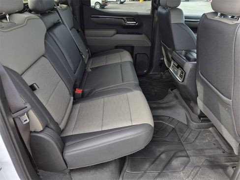 Used 2024 Chevrolet Silverado 1500 ZR2 w/ Technology Package image 17