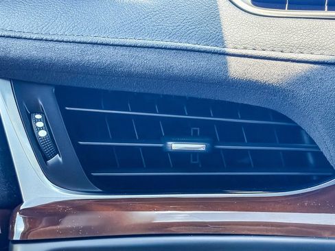 Certified 2020 Cadillac Escalade Luxury AWD/4WD image 42