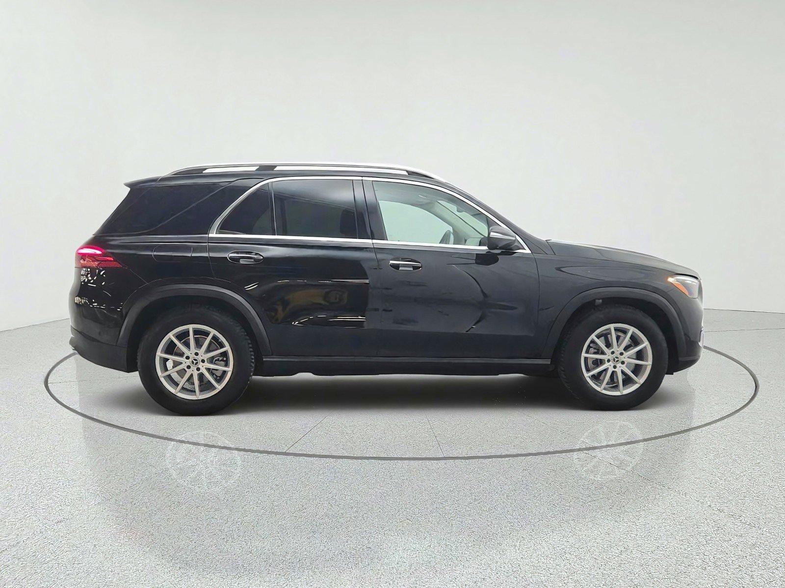 Certified 2025 Mercedes-Benz GLE 350 4MATIC image 4