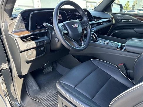 Used 2022 Cadillac Escalade ESV Premium Luxury image 11