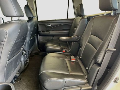 Used 2021 Honda Pilot Touring image 25