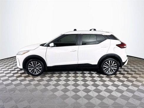 Used 2024 Nissan Kicks SV w/ Exterior Package FWD image 9