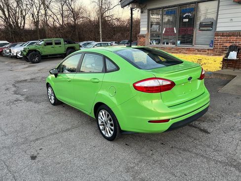 Used 2014 Ford Fiesta SE w/ Equipment Group 201A image 3