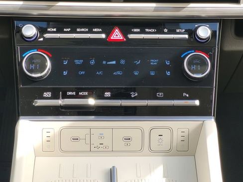 New 2025 Hyundai Santa Fe Calligraphy image 23