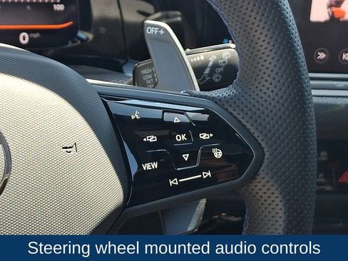 Used 2024 Volkswagen Golf R AWD/4WD image 8