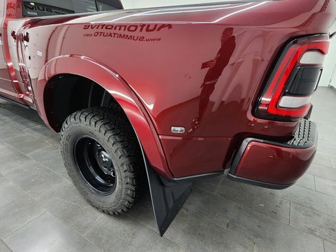 Used 2022 RAM 3500 Laramie image 34