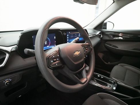 Used 2025 Chevrolet TrailBlazer LT image 8