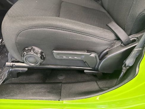 Used 2021 Jeep Gladiator Willys image 15