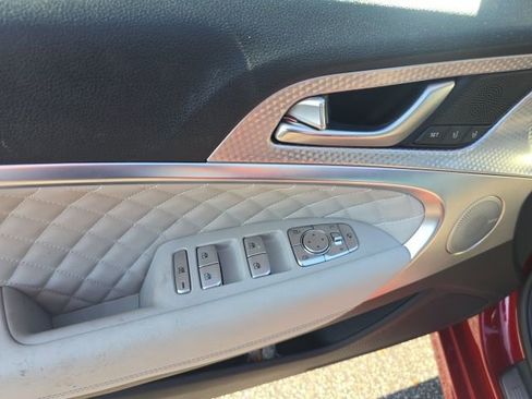 Used 2022 Genesis G70 3.3T image 14