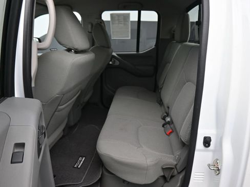 Used 2020 Nissan Frontier SV w/ Midnight Edition Floor Mats AWD/4WD image 14