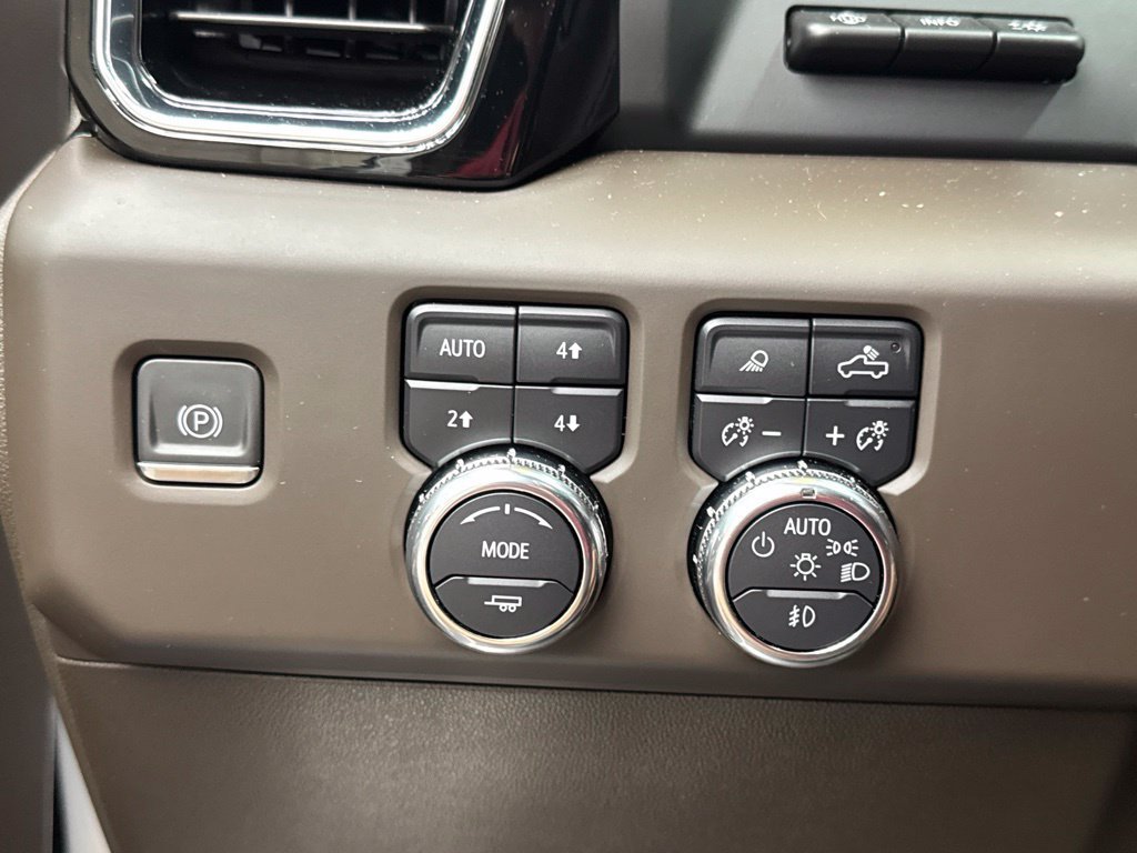 Used 2024 GMC Sierra 1500 Denali AWD/4WD image 23