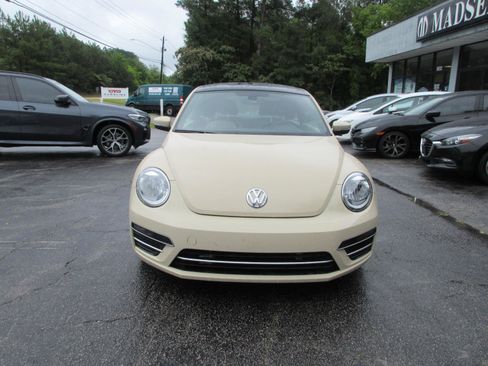 Used 2019 Volkswagen Beetle 2.0T FWD image 2