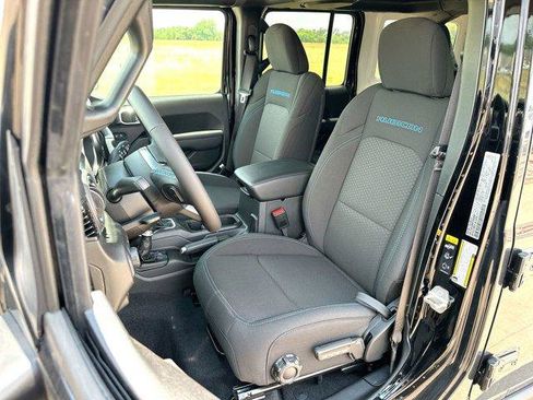 New 2023 Jeep Wrangler Unlimited Rubicon 4xe w/ Cold Weather Group image 11