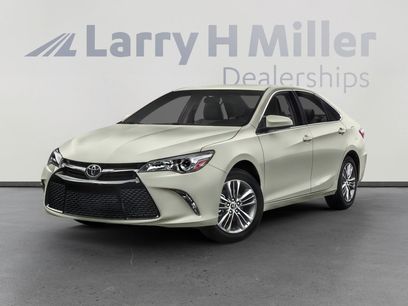 Used 2017 Toyota Camry SE w/ Moonroof Package