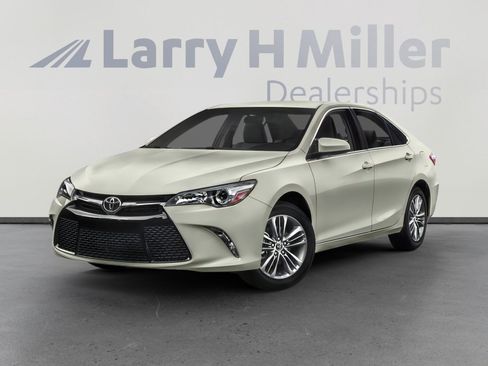 Used 2017 Toyota Camry SE w/ Moonroof Package image 1