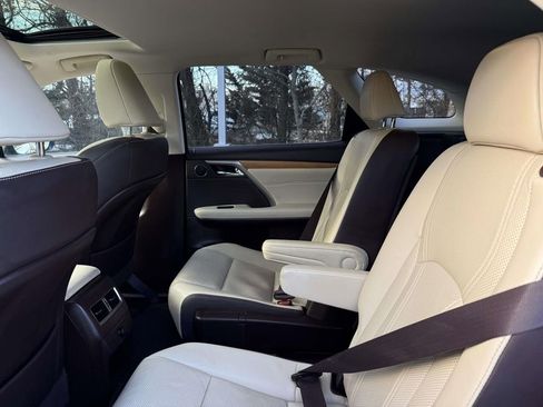 Used 2019 Lexus RX 350L w/ Premium Package image 18