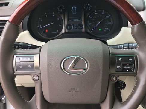 Used 2011 Lexus GX 460 image 29
