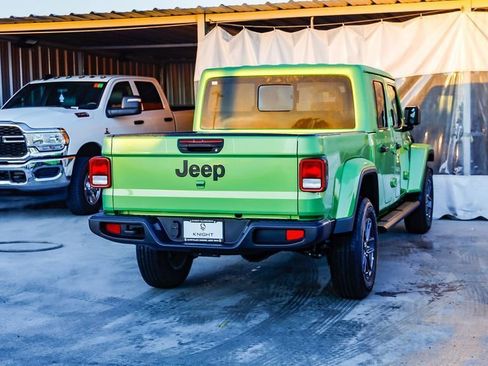 New 2026 Jeep Gladiator Sport AWD/4WD image 9