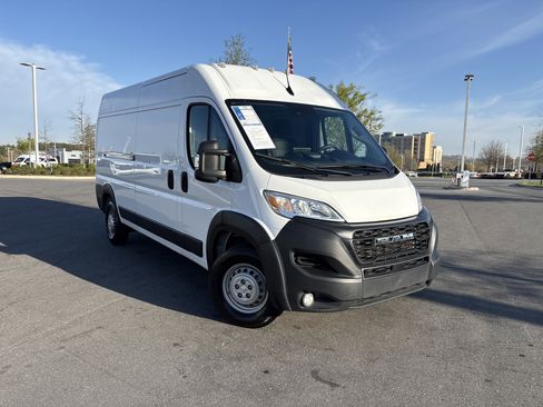 Used 2024 RAM ProMaster 2500 w/ Premium Convenience Group image 2