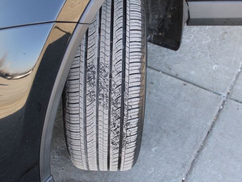 Used 2016 Toyota RAV4 SE image 14