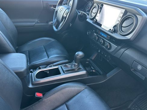 Certified 2022 Toyota Tacoma TRD Off-Road w/ TRD Premium Off Road Package image 14