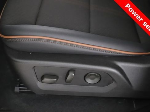 Used 2024 GMC Canyon AT4 AWD/4WD image 18