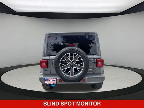 Used 2022 Jeep Wrangler Unlimited Sahara AWD/4WD image 5