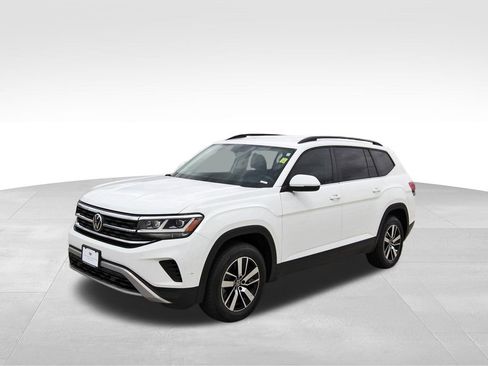 Used 2022 Volkswagen Atlas SE image 2