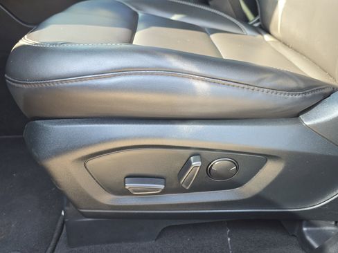 Used 2022 Ford Explorer XLT w/ Equipment Group 202A image 23