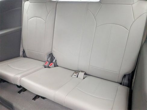 Used 2017 Chevrolet Traverse LT image 30