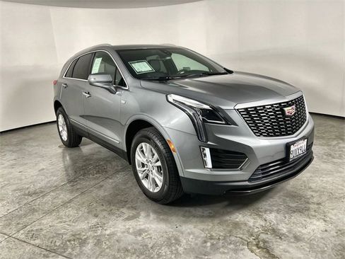 Certified 2025 Cadillac XT5 Luxury image 2