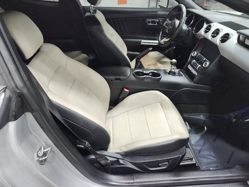 Used 2015 Ford Mustang GT Premium image 19