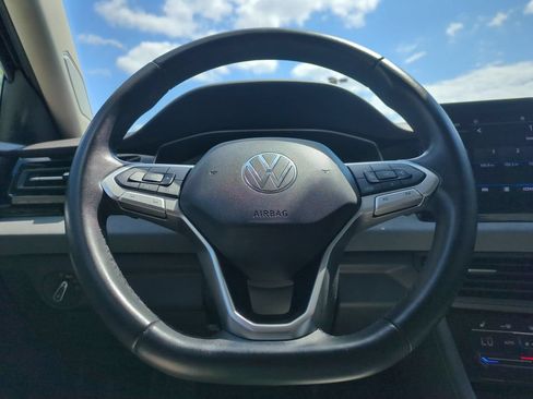 Used 2025 Volkswagen Jetta SE FWD image 23