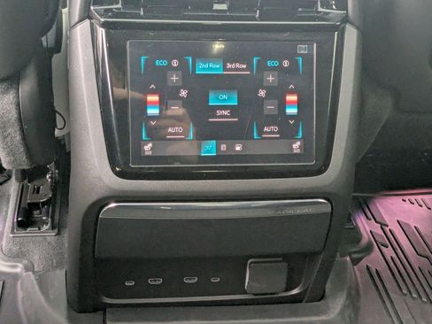 Certified 2025 Cadillac Escalade IQ Sport 1 w/ Smart Trailering package image 19