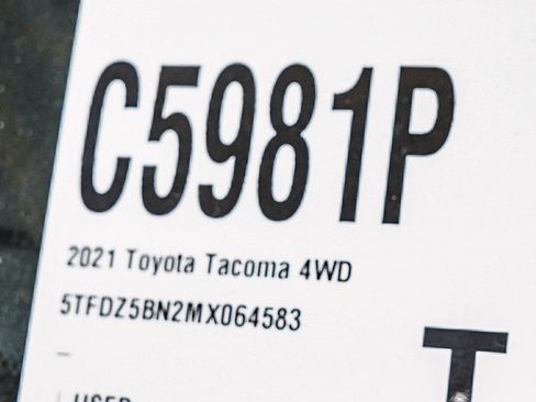Used 2021 Toyota Tacoma TRD Sport AWD/4WD image 31