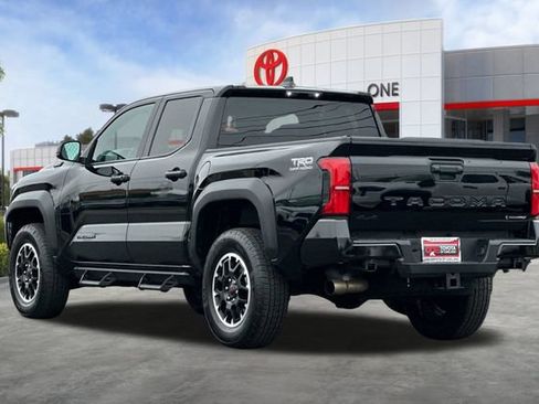 Certified 2025 Toyota Tacoma TRD Off-Road AWD/4WD image 7