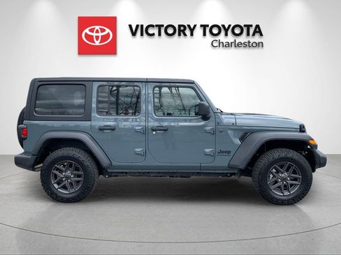 Used 2024 Jeep Wrangler Sport S image 6