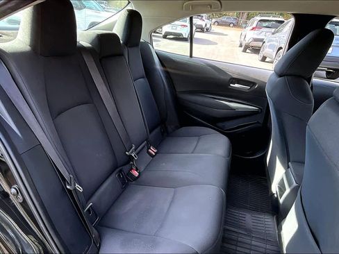 Used 2021 Toyota Corolla LE image 17